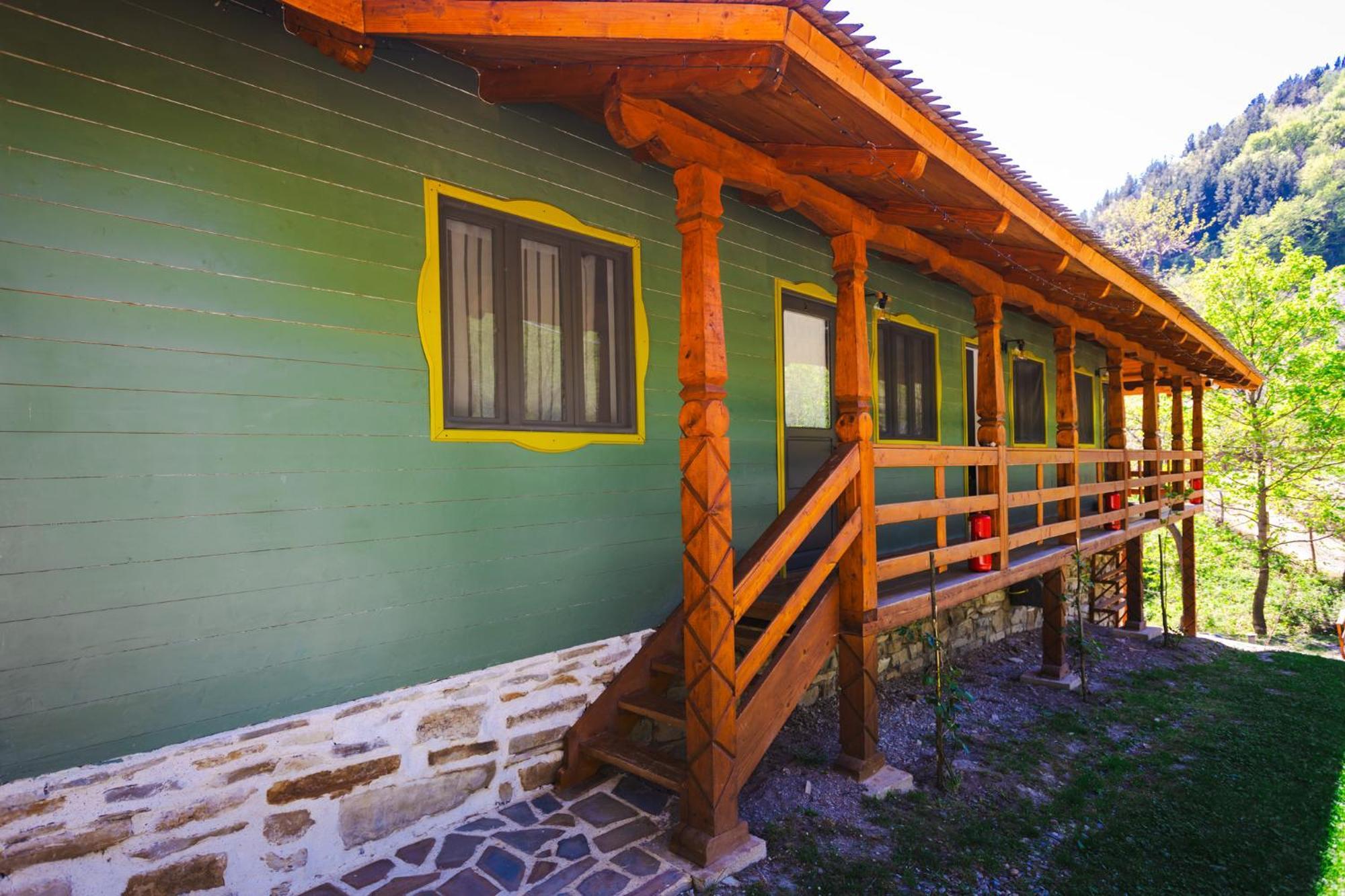Alunis Retreat Hotel Exterior foto