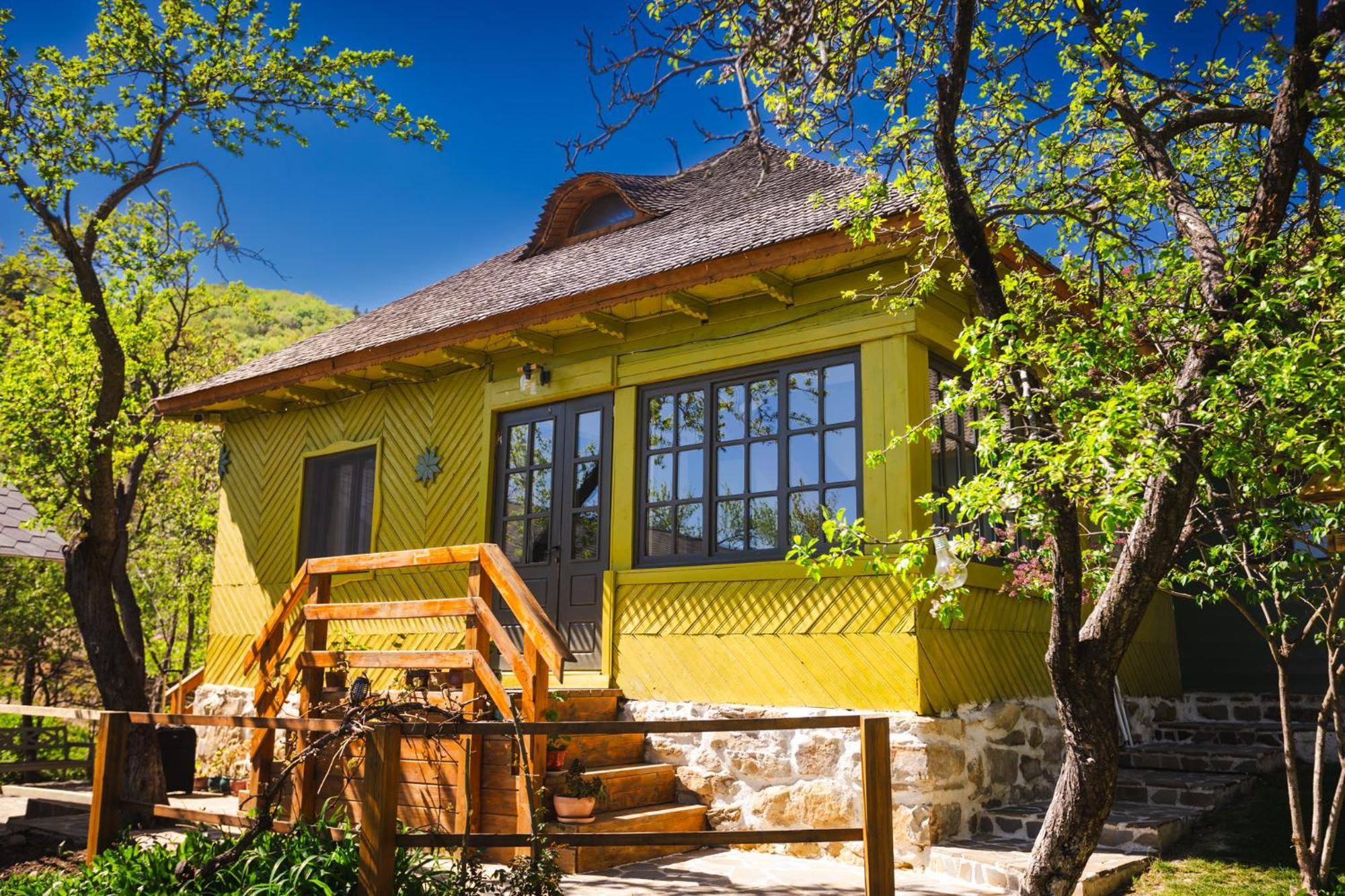Alunis Retreat Hotel Exterior foto